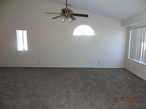 4th image of 170 N Mistletoe Ave