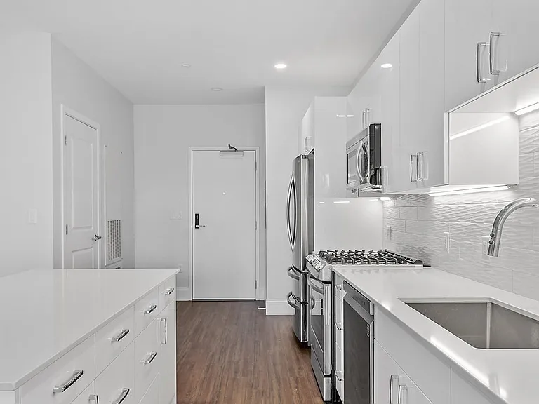 205 Maverick St #201 — Photo 14