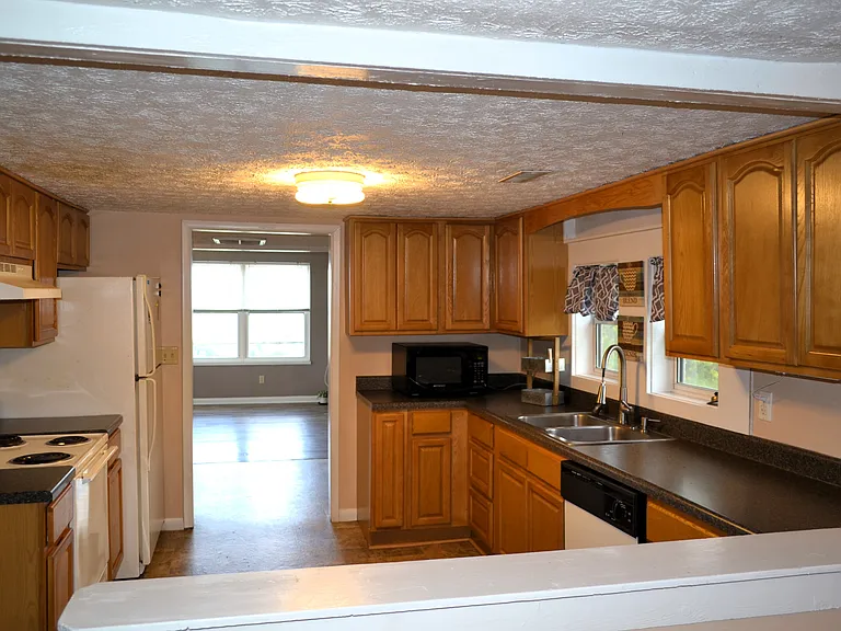 1851 Pine Ridge Rd — Photo 10