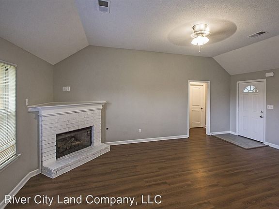 3rd image of 10396 Redmond Dr