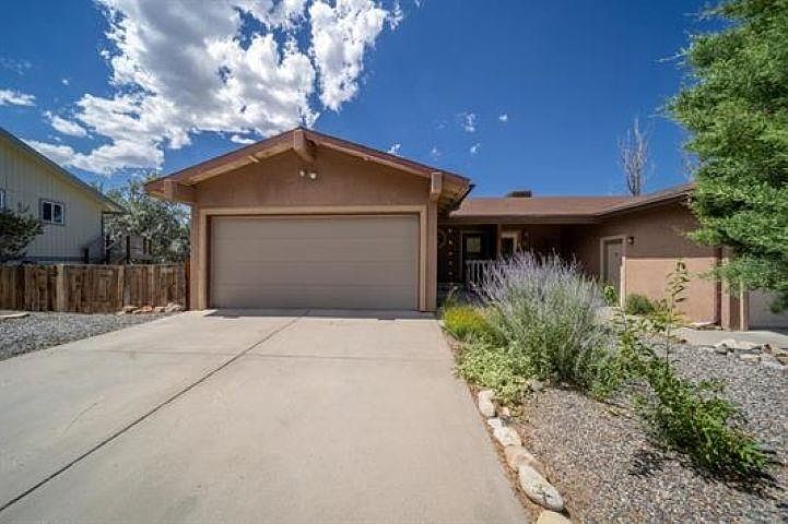 1st image of 393 E Valley Cir APT 1