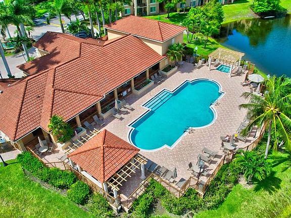 2nd image of 117 Villa Cir
