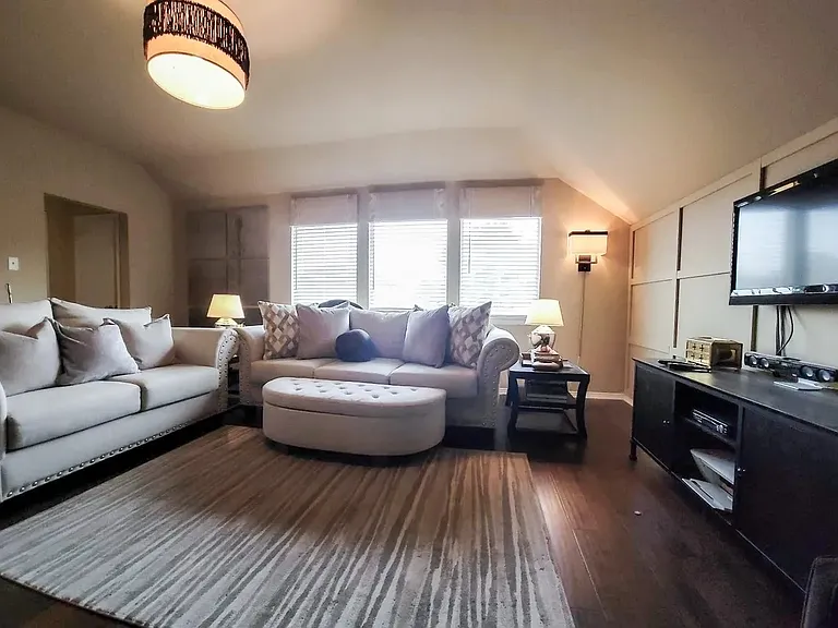 1391 Riverside Oaks Dr — Photo 6