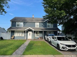 57 Acorn Ln, Levittown, NY 11756