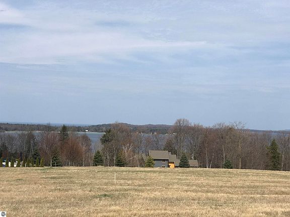 5th image of E Water View Dr