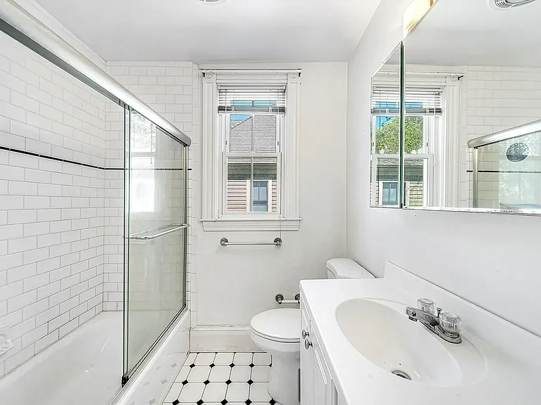 13 Weir St — Photo 16