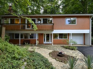 8122 Lilly Stone Dr, Bethesda, MD 20817