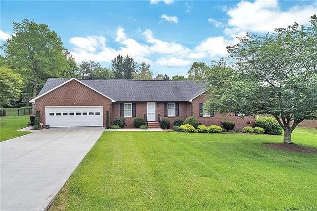 1st image of 966 Royal Dr