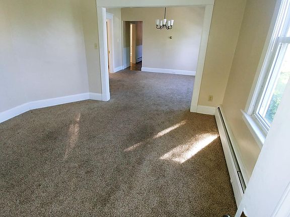 SEPARATE LIVING ROOM