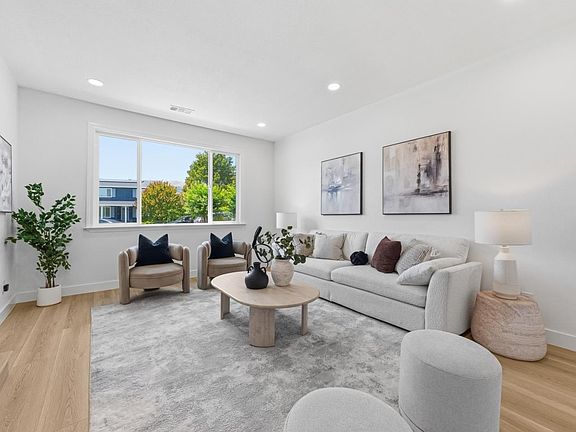 4th image of 242 Hardwick Pl
