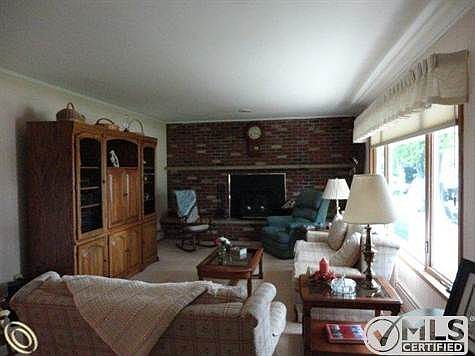 Living Room.jpg