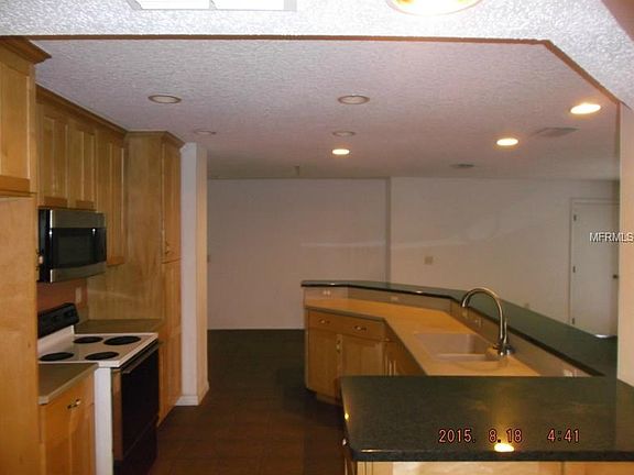 3rd image of 33206 Coventry Dr
