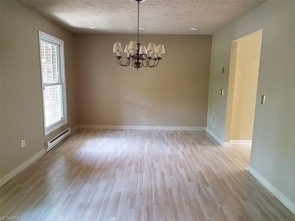 5th image of 11572 Oak Hollow Dr