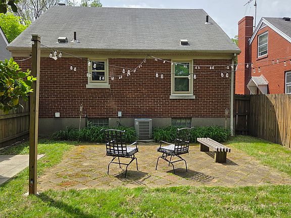 3rd image of 2413 Mount Claire Ave