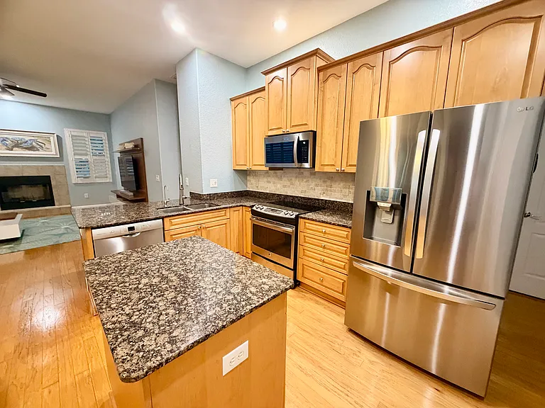 2008 N Pointe Alexis Dr — Photo 18