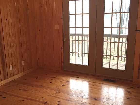 2nd image of 1383 Magnolia Pl