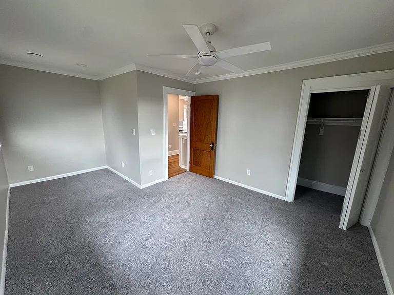 724 S Grand Ave — Photo 12