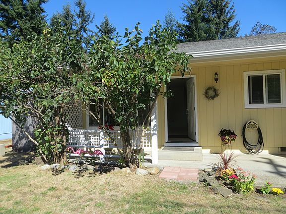 2nd image of 124 E Arcadia Ave