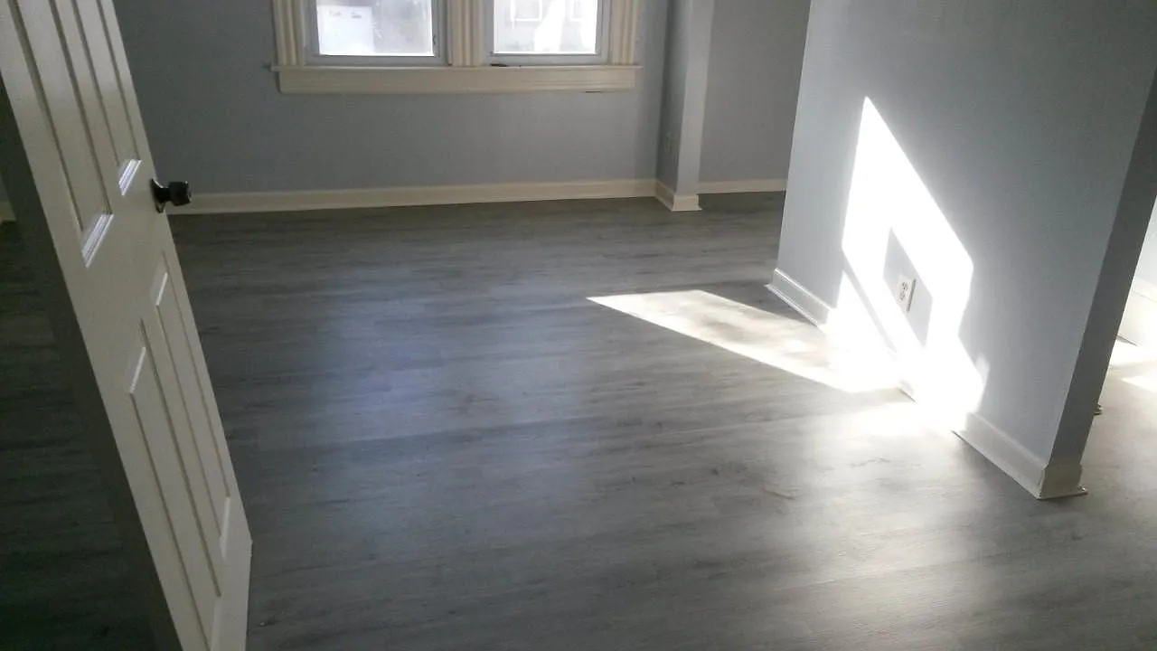 835 Regina Ave photo 1