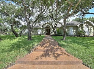 403 Olympic Dr, Rockport, TX 78382
