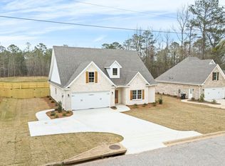 1729 Hanson St, Opelika, AL 36801