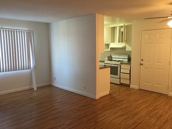 4th image of 10902 Victory Blvd APT 1