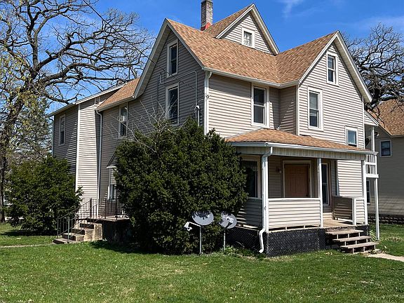 3rd image of 1112 S Blackhawk Blvd