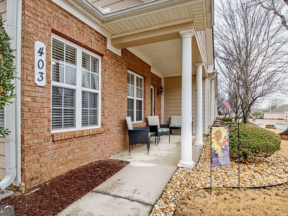 3rd image of 403 Commonwealth Cir