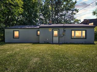 18391 Pellett Dr, Fenton, MI 48430