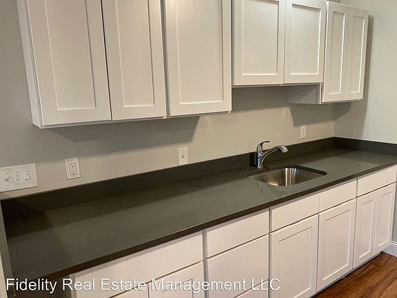 3rd image of 156 Washington St APT 3
