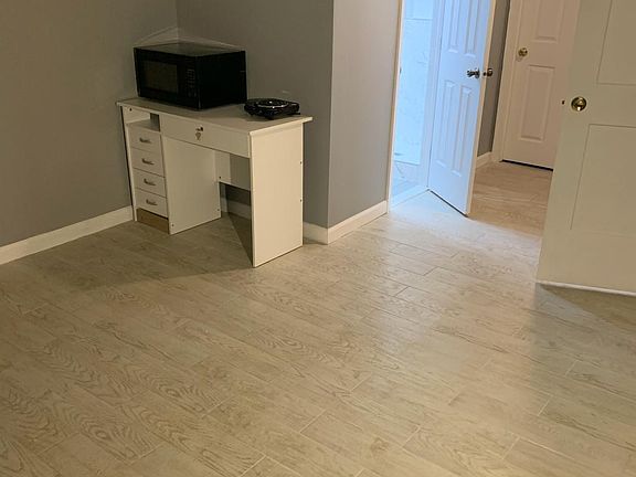 3rd image of 5306 Harbor Court Dr