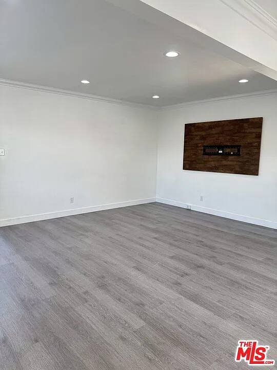 1327 N Kenwood St — Photo 4