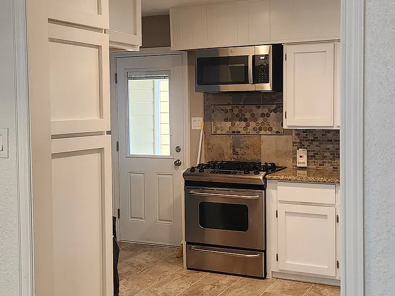 2506 Roy Cir — Photo 4