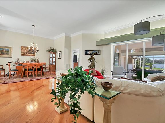 5th image of 3046 Dick Wilson Dr