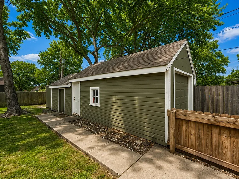 12759 Circle Dr — Photo 16