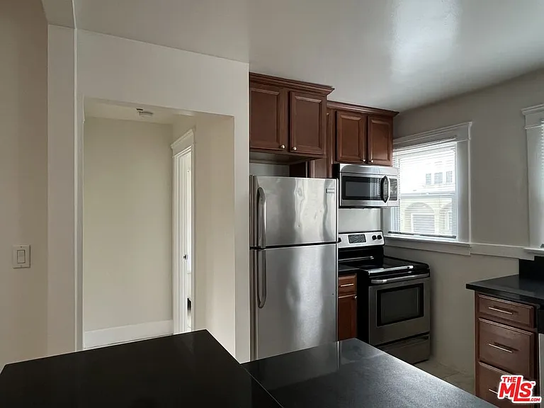 1677 Golden Gate Ave — Photo 6
