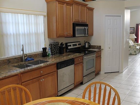 4th image of 120 Country Creek Ln