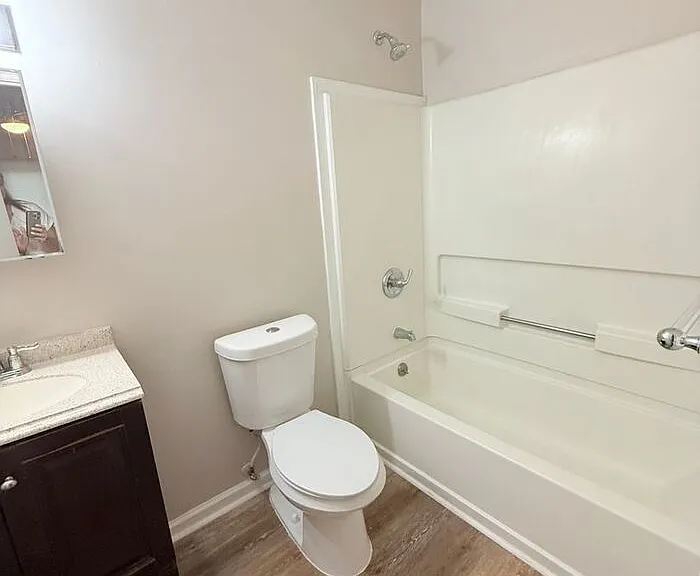 302 Park Ave — Photo 8