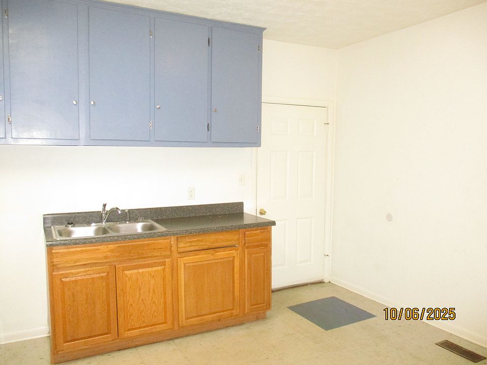 417 S Magnolia Apt A - Photo 4_10062025