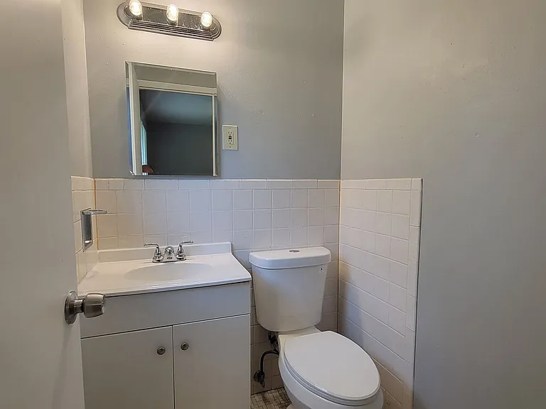 800 Laredo Ave — Photo 12