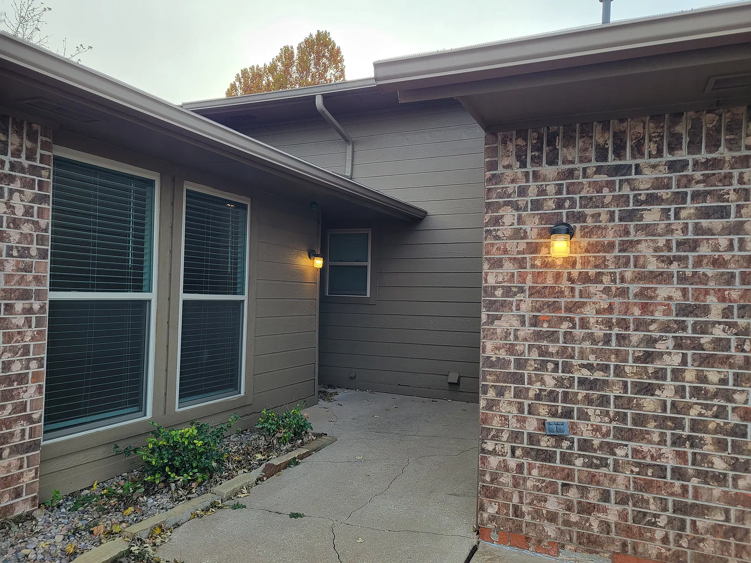 2 bed, 1200 sqft, $1,200 — Photo 3
