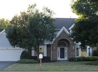 59 Broadmoor Trl, Fairport, NY 14450