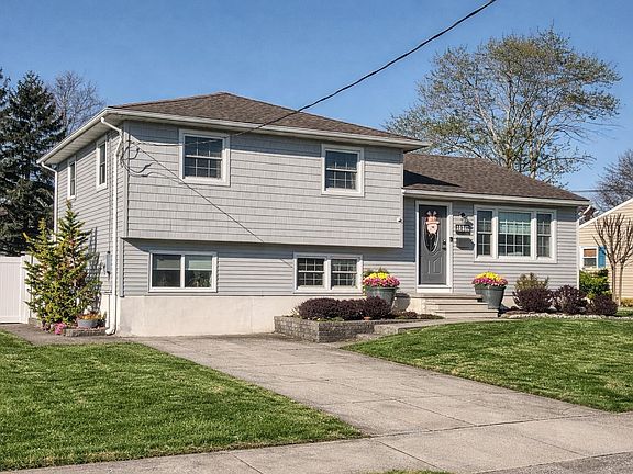 2nd image of 1410 Massachusetts Ave