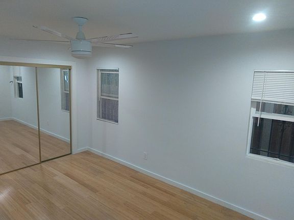 5th image of 1018 N Gardner St