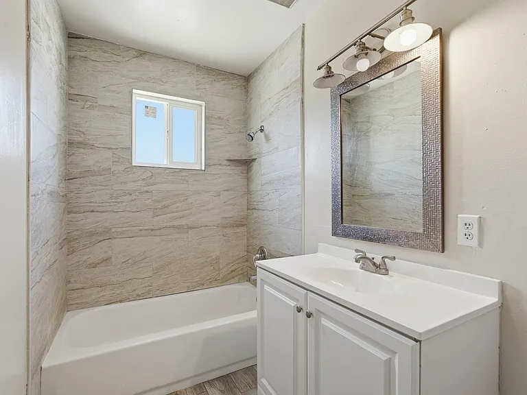 209 E McMurray Blvd — Photo 24