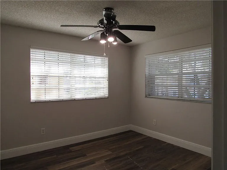 5240 SW 121st Ave — Photo 7