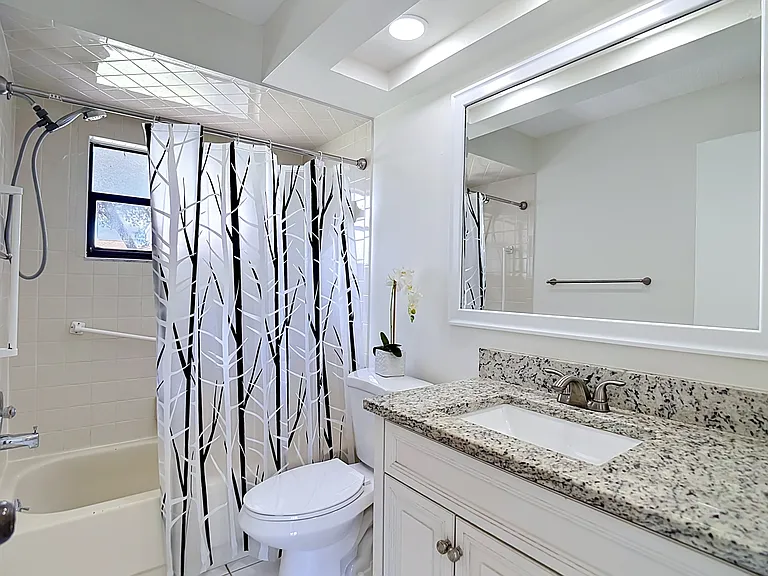 3255 Amherst Ave — Photo 30
