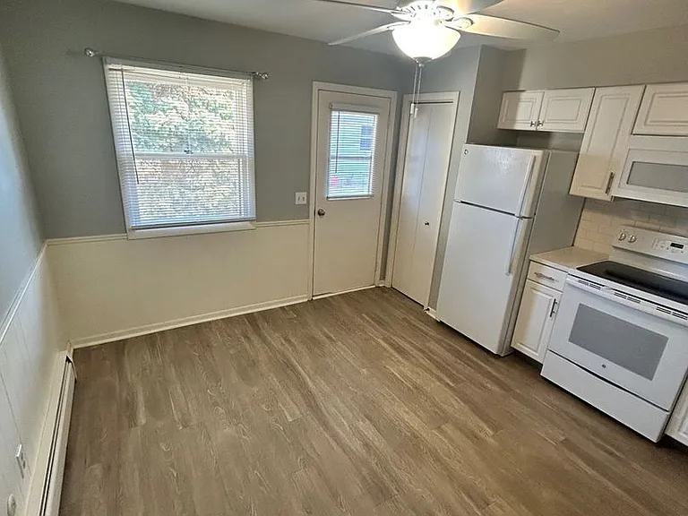 3379 Division Ave SW — Photo 2