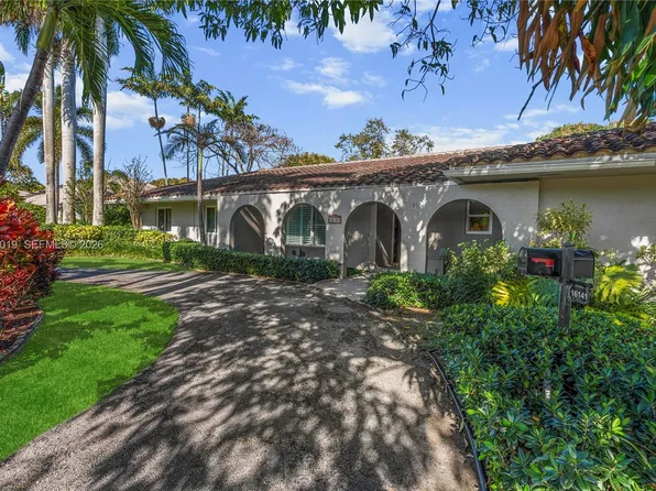 16141 SW 83rd Ave, Palmetto Bay, FL 33157