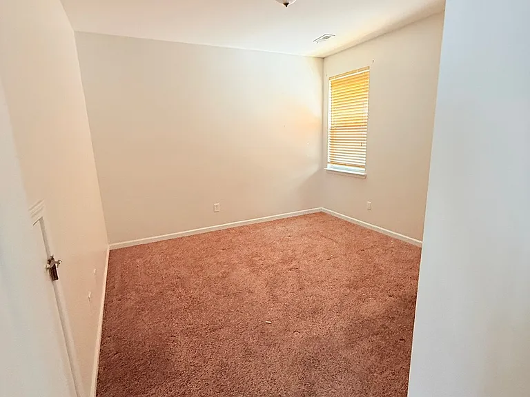 915 Oglethorpe Dr — Photo 20